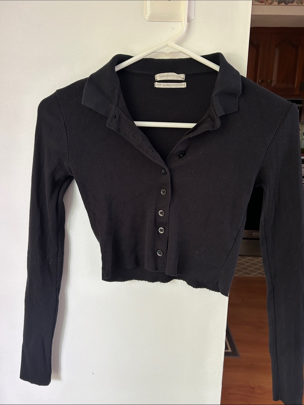 Urban Outfitters || Black Ribbed Button-Up Crop Shirt